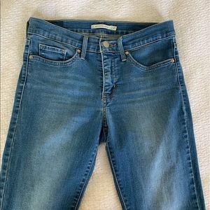 Levi’s 311 Shaping skinny